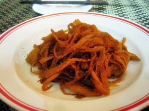 Củ ngưu bàng xào trứng tôm muối