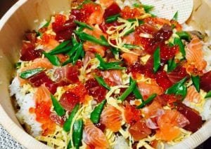 Cơm cá sống barachirashi